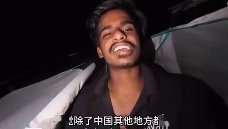 印度“抱怨哥”来中国，后悔不该来：5包方便面竟然要5元人民币